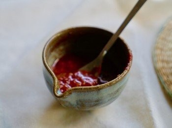 step1: 在一個小碗內將所有泡菜鍋材料拌勻備用