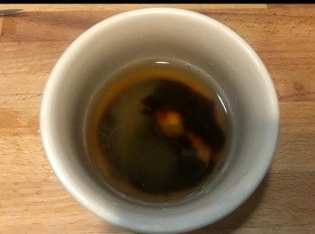 step6: 用蠔油，糖同水作<span class="group_2">調味</span>。