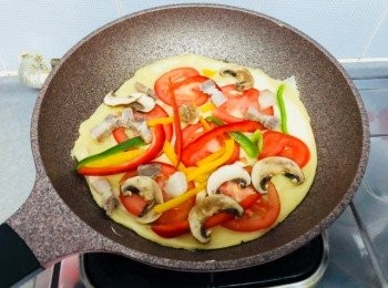 step6: 加入<span class="group_2">配料</span>，然後轉細火。