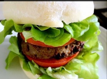 step5: muffin 漢堡麵包食譜如下：自家出品漢堡包出爐啦😋

https://cook1cook.com/recipe/35632