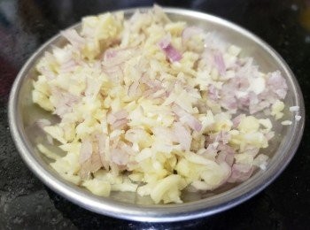 step1: 蒜頭，乾蔥