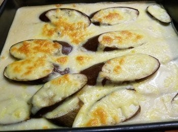 step11: 灑上芝士碎,放上預熱好230度的焗爐焗至金黃即可(約8-10分鐘)