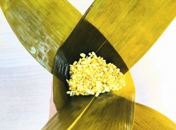 step6: 加入糯米及綠豆。