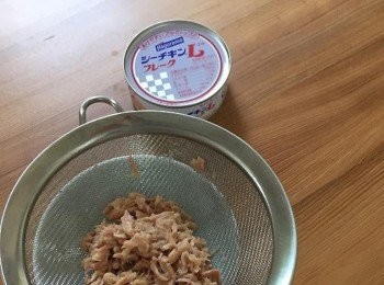 step1: 油漬鮪魚瀝油備用
