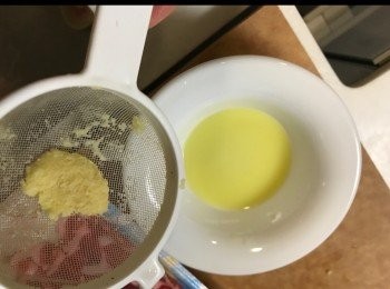 step2: 壓薑蓉把薑汁壓出來。