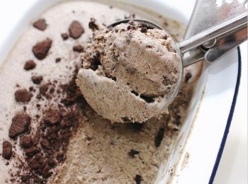 step5: 也可以這麼吃，直接裝方形模具，然後用勺子舀著吃哦~