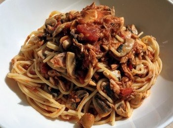 step6: 濃郁的吞拿魚蘑菇蕃茄意粉完成了！