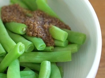 step5: 均勻的淋在四季豆上，攪拌均勻