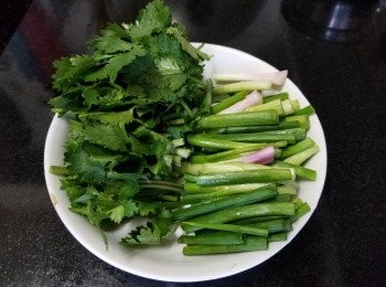 step5: 蔥段，芫茜