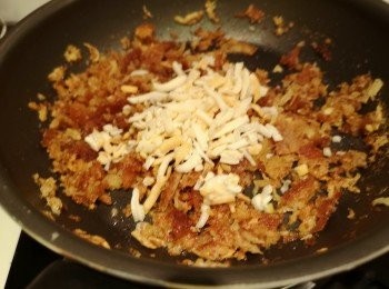 step3: 再加入少許Mozzarella 芝士。