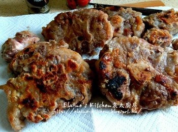 step6: 盛起放在廚紙上吸取油份