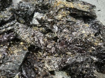 step3: 開小火... 下鹽、糖、七味粉調味... 炒至乾身... 试味ok即可!