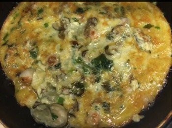 step10: 煎至金黃後，翻轉煎另一面，同樣變金黃後，關火，完成！