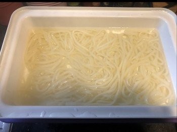 step1: 先煮熟烏冬。