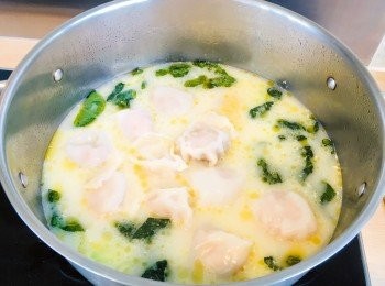 step11: 再加入雲吞，煮滾後可盛起。