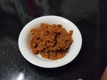 step9: 黃金魚子醬，將魚子醬盡量搓壓成蓉