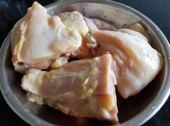 step5: 雞殼 1 隻，清洗後切件