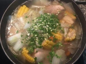 step10: 便可撒入蔥花，略煮一下後即可享用。