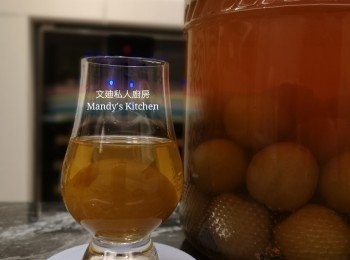 step8: 巳浸一年的梅酒。