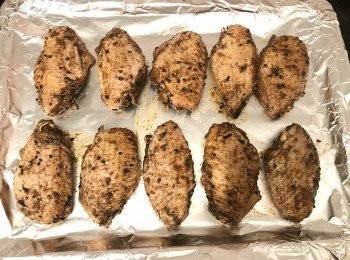 step5: 預熱焗爐200度，將<a href="https://bit.ly/3zHU5V3" target="_blank" data-keyword="雞翼" class="guide-link"><strong>雞翼</strong></a> <span style="display:inline-block;vertical-align:middle;margin-top:-3px;color:initial;border-radius:3px;padding:2px 3px;font-size:12px;line-height:14px;background:#87d300;color:#fff;">即買</span> 排放在焗盤上，200度焗20分鐘，完成