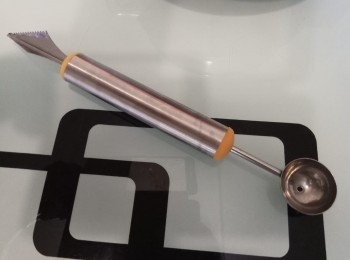 step2: 預備一個刮西瓜嘅儀器