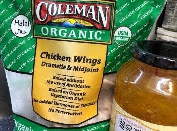 step1: <a href="https://bit.ly/3zHU5V3" target="_blank" data-keyword="雞翼" class="guide-link"><strong>雞翼</strong></a> <span style="display:inline-block;vertical-align:middle;margin-top:-3px;color:initial;border-radius:3px;padding:2px 3px;font-size:12px;line-height:14px;background:#87d300;color:#fff;">即買</span> 解凍，洗淨，印乾水份，用剪刀從軟骨位剪一半，成單骨<a href="https://bit.ly/3zHU5V3" target="_blank" data-keyword="雞翼" class="guide-link"><strong>雞翼</strong></a> <span style="display:inline-block;vertical-align:middle;margin-top:-3px;color:initial;border-radius:3px;padding:2px 3px;font-size:12px;line-height:14px;background:#87d300;color:#fff;">即買</span> 。