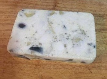 step11: 蒸好後倒扣在枮板上等略微降溫，即可分切擺盤，撒點蔥花即可享用。