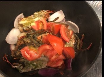 step4: 加入蕃茄。