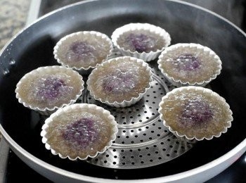 step6: 用大火蒸約10分鐘,待涼後用牙籤脫膜即成!