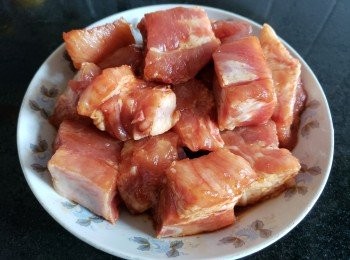 step9: 用蜜糖麻油雞粉醃30分鐘