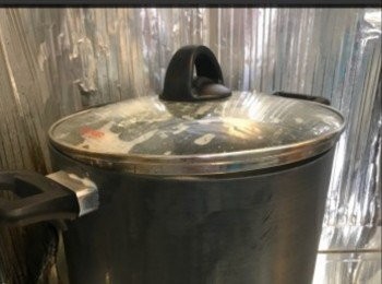 step7: 蓋蓋。留起那隙。小火煲約1小時。