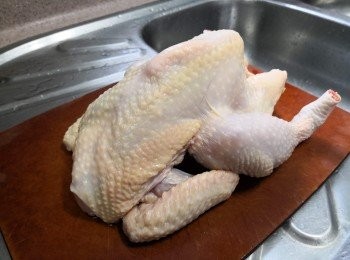 step1: 雞洗淨及徹底抹乾