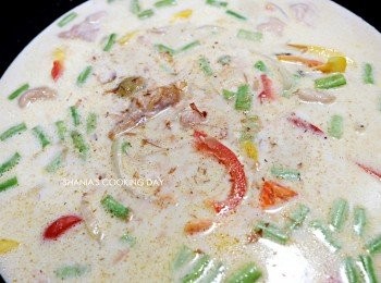 step8: 撒上些柴魚粉增加鹹度。