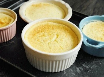 step6: 再在上面灑上糖粉即成！