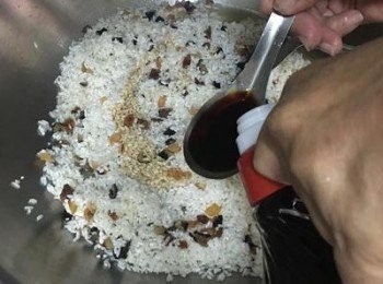 step7: 加入醬油；