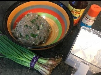 step1: 材料，仲有麻油。