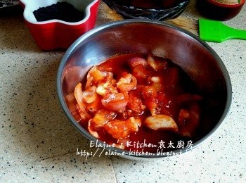 step9: 期間將醃金沙骨的醬料盛起