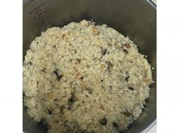 step10: 炒到糯米呈半生熟即可起鍋放涼降溫；