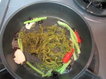 step3: 再滾,放入步驟1邊拌邊加熱煮至收乾即可.