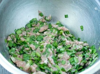 step1: 將所有<span class="group_2">餡料</span>材料放在碗內，拌勻至有黏性，醃一個小時