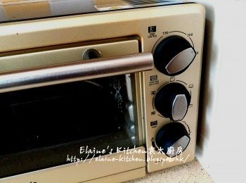 step7: 期間將焗爐用220C預熱10分鐘