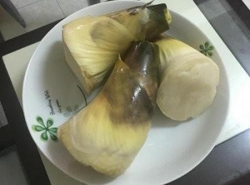 step5: 接著馬上從鍋中取出用冷開水沖洗降溫，待完全降溫後即可裝起來放冷藏冰鎮。