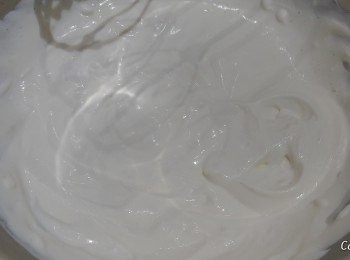 step1: 壓碎消化餅, 加入已加熱牛油, 攪勻後倒入蛋糕模內壓平, 放雪櫃備用

先將淡忌廉打至7成企(冰盤用慢-中速)
放雪櫃備用