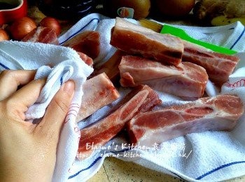 step1: 金沙骨用水沖洗再抹乾水份