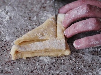 step3: 在兩邊各切一刀，但不要切斷