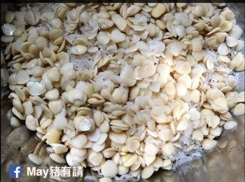 step1: 南北杏和米加水浸泡最少四小時或過夜。
