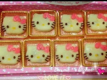 step11: 放上漂亮的月餅盒上，送給家人及朋友見到都開心😍^^