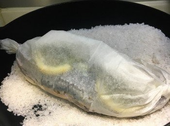 step6: 蓋上鍋蓋中火煮約3分鐘(不要打開鍋蓋)，轉小火煮約3分鐘，熄火不要打開鍋蓋焗3分鐘；上碟， 即成。