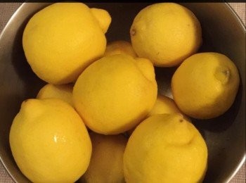 step1: 檸檬10-12個。