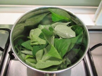 step3: 再煮滾,收乾到9分時放入步驟1,邊拌邊加熱煮至夠熟即可.